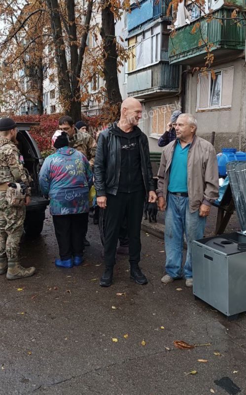 Продолжаем помогать населению освобождённой Красногоровки Продолжаем помогать населению освобождённой Красногоровки