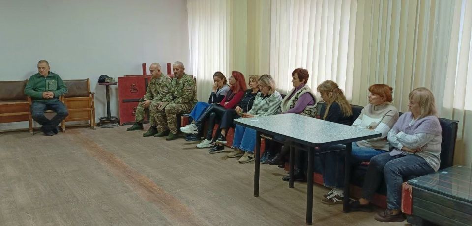 Дмитрий Огилец: По поручению Главы Донецкой Народной Республики провел встречу с трудовым коллективом МУП "Городская служба единого заказчика г. Харцызска" Дмитрий Огилец: По поручению Главы Донецкой Народной Республики провел встречу с трудовым коллективом МУП "Городская служба единого заказчика г. Харцызска"