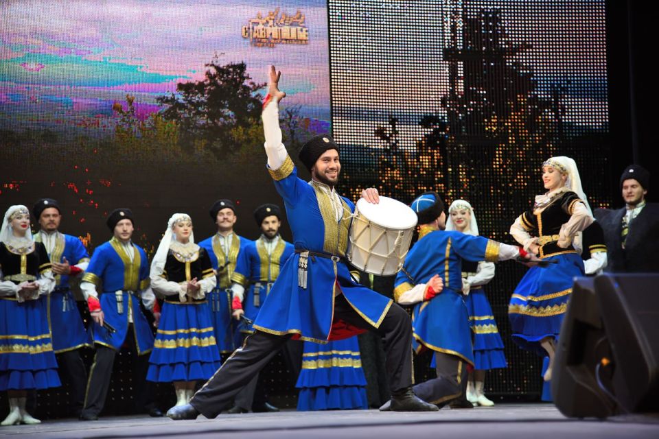 Гастроли Государственного казачьего ансамбля песни и танца «Ставрополье» в Донецке