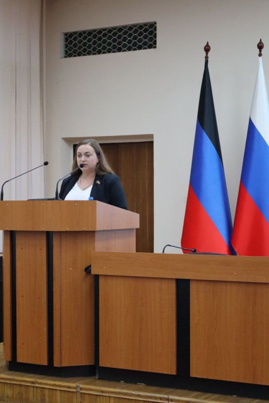Валентина Харлашка: Сегодня провела 56 внеочередное заседание Макеевского городского совета Донецкой Народной Республики Валентина Харлашка: Сегодня провела 56 внеочередное заседание Макеевского городского совета Донецкой Народной Республики