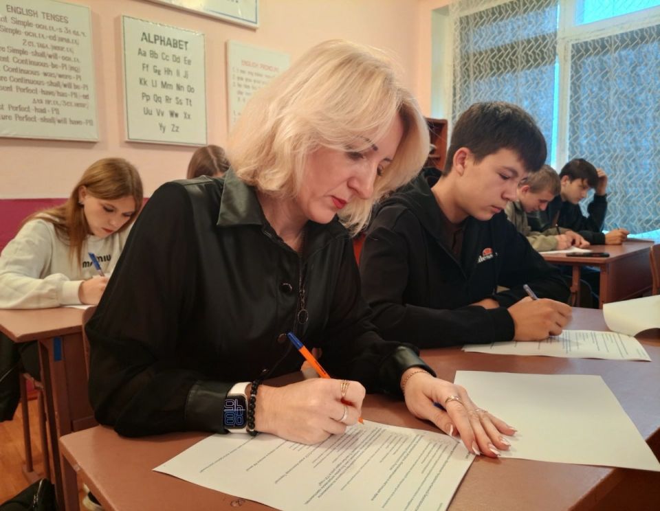 Жители Новоазовского округа приняли участие во Всероссийском аграрном диктанте Жители Новоазовского округа приняли участие во Всероссийском аграрном диктанте