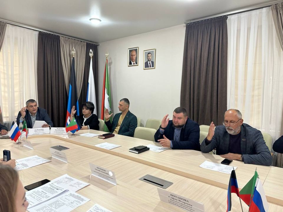 Роман Конев: Состоялось заседание постоянных комитетов Горловского городского совета Донецкой Народной Республики первого созыва Роман Конев: Состоялось заседание постоянных комитетов Горловского городского совета Донецкой Народной Республики первого созыва