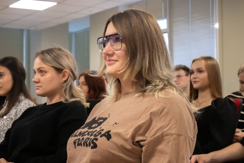 Стартовало обучение молодых парламентариев по работе в молодежных общественных приемных Стартовало обучение молодых парламентариев по работе в молодежных общественных приемных
