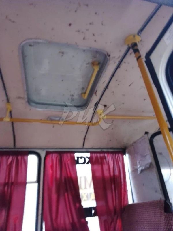 Укронацисты нанесли удар беспилотником по автобусу маршрута № 2 в жилом массиве «Комсомолец» Никитовского района Горловки ДНР, сообщил мэр Иван Приходько Укронацисты нанесли удар беспилотником по автобусу маршрута № 2 в жилом массиве «Комсомолец» Никитовского района Горловки ДНР, сообщил мэр Иван Приходько