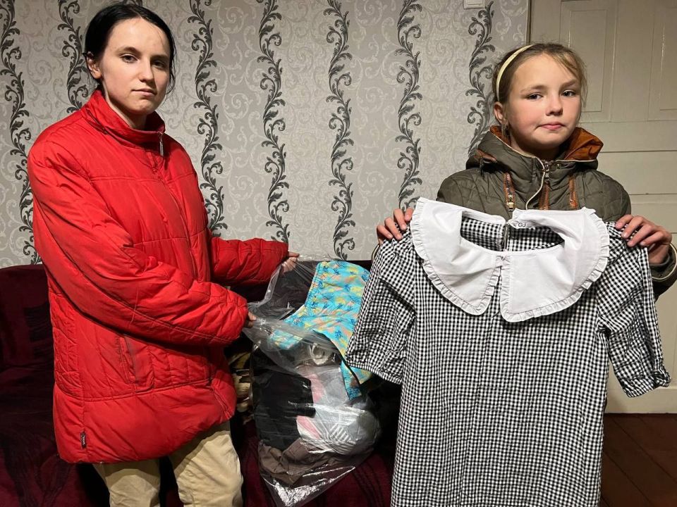 Мы продолжаем оказывать гуманитарную помощь многодетным, социально не защищённым, маломобильным инвалидам нашего города Мы продолжаем оказывать гуманитарную помощь многодетным, социально не защищённым, маломобильным инвалидам нашего города