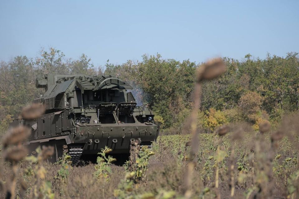 Боевая работа расчёта ЗРК 9К332 «Тор-М2» группировки войск «Центр» на Покровском (Красноармейском) направлении Боевая работа расчёта ЗРК 9К332 «Тор-М2» группировки войск «Центр» на Покровском (Красноармейском) направлении