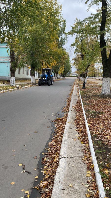 С заботой об округе.. На 12.10.2025 г. сотрудниками МУП "ЭКОС" выполнены следующие виды работ: Развоз технической воды по ёмкостям в пгт. Пантелеймоновка Погрузка опавшей мокрой листвы по ул. Машиностроителей Расчистка... С заботой об округе.. На 12.10.2025 г. сотрудниками МУП "ЭКОС" выполнены следующие виды работ: Развоз технической воды по ёмкостям в пгт. Пантелеймоновка Погрузка опавшей мокрой листвы по ул. Машиностроителей Расчистка...