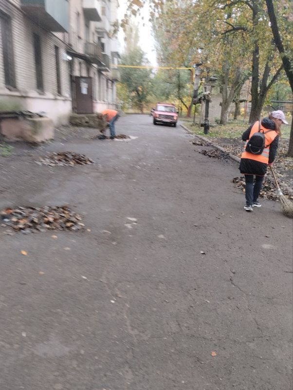 С заботой об округе.. На 12.10.2025 года сотрудниками МУП АГЯ «ЖЭК» выполнены следующие виды работ: выполнены работы по уборке придомовой территории по адресам: С заботой об округе.. На 12.10.2025 года сотрудниками МУП АГЯ «ЖЭК» выполнены следующие виды работ: выполнены работы по уборке придомовой территории по адресам:
