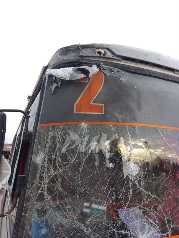 6 человек пострадали от удара ВСУ по автобусу в Горловке 6 человек пострадали от удара ВСУ по автобусу в Горловке