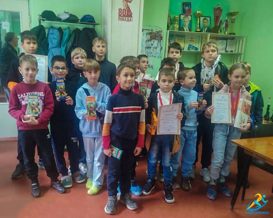 Вчера в ШШК «Интеллект» состоялись турниры по быстрым шахматам «Покровские встречи» Вчера в ШШК «Интеллект» состоялись турниры по быстрым шахматам «Покровские встречи»