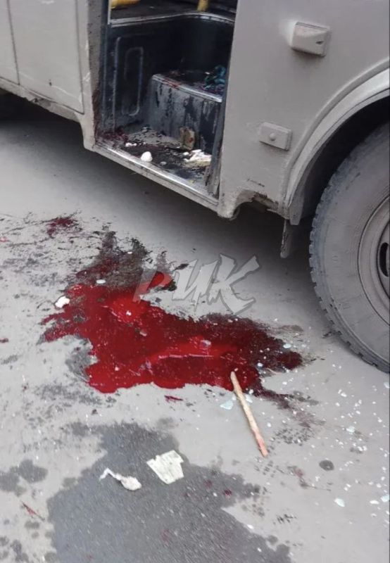 В выходные вражеские дроны дважды атаковали автобусы в Горловке: тяжело ранены подросток и врач В выходные вражеские дроны дважды атаковали автобусы в Горловке: тяжело ранены подросток и врач