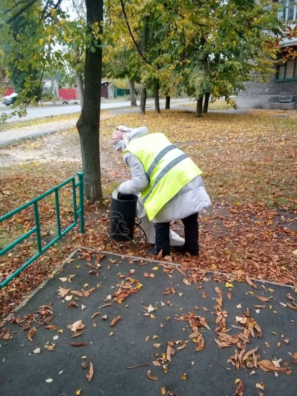 С заботой об округе.. На 13.10.2025 г. сотрудниками МУП "ЭКОС" выполнены следующие виды работ: Восстановление наружного освещения по кв. Молодёжный, м-н Зорька Уборка от мусора детских площадок по городу Удаление... С заботой об округе.. На 13.10.2025 г. сотрудниками МУП "ЭКОС" выполнены следующие виды работ: Восстановление наружного освещения по кв. Молодёжный, м-н Зорька Уборка от мусора детских площадок по городу Удаление...