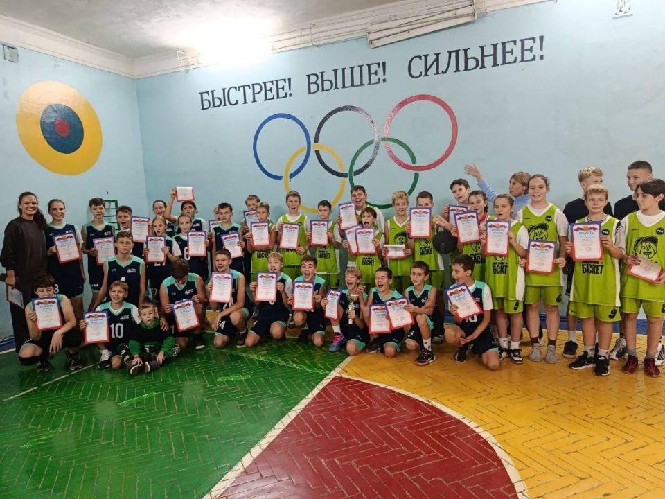 12 октября в спортивном зале ГБОУ "СШ №2 г.о.Харцызск", состоялось Открытое Первенство МБУ ДО СШ №2 по баскетболу, среди девочек и мальчиков 2013 год рождения и младше 12 октября в спортивном зале ГБОУ "СШ №2 г.о.Харцызск", состоялось Открытое Первенство МБУ ДО СШ №2 по баскетболу, среди девочек и мальчиков 2013 год рождения и младше