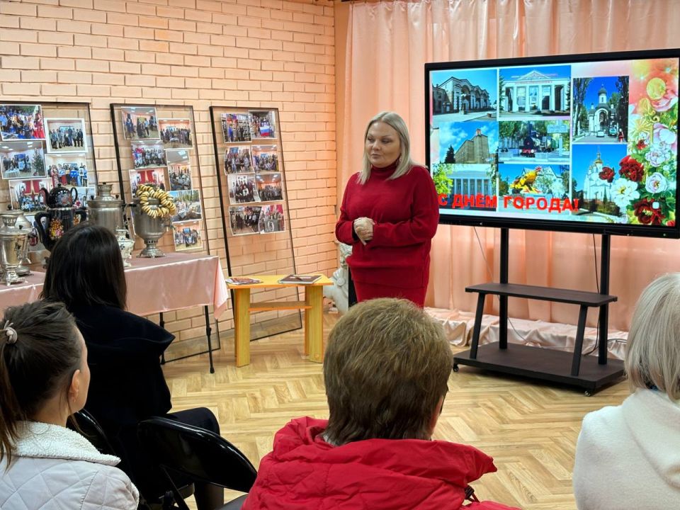 В рамках реализации партийного проекта «Старшее поколение» Ясиноватую посетила депутат Народного Совета ДНР, координатор проекта Ольга Арутинова В рамках реализации партийного проекта «Старшее поколение» Ясиноватую посетила депутат Народного Совета ДНР, координатор проекта Ольга Арутинова