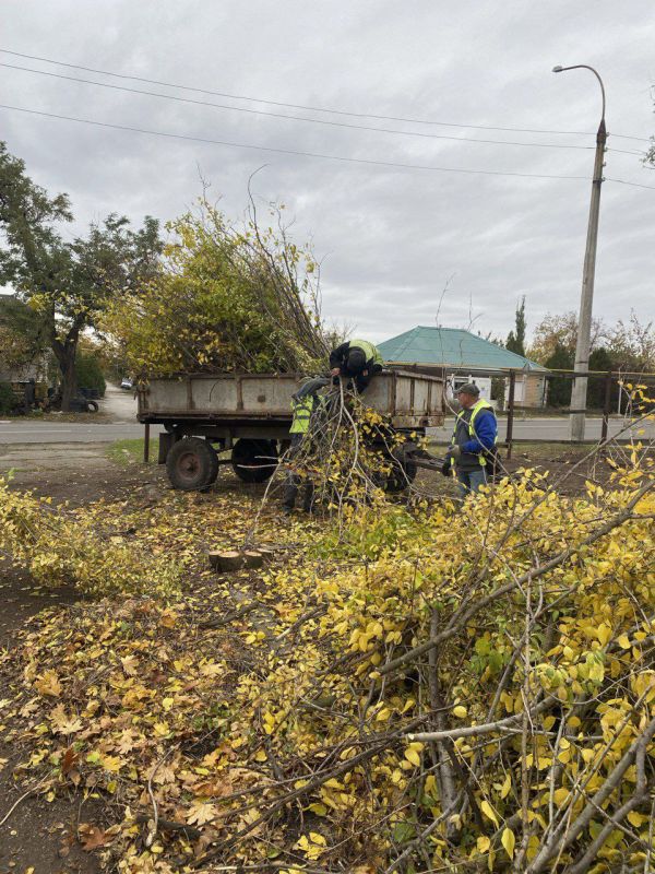 С заботой об округе.. На 13.10.2025 г. сотрудниками МУП "ЭКОС" выполнены следующие виды работ: Восстановление наружного освещения по кв. Молодёжный, м-н Зорька Уборка от мусора детских площадок по городу Удаление... С заботой об округе.. На 13.10.2025 г. сотрудниками МУП "ЭКОС" выполнены следующие виды работ: Восстановление наружного освещения по кв. Молодёжный, м-н Зорька Уборка от мусора детских площадок по городу Удаление...