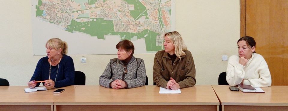 Наталья Бегуненко: Сегодня, 13 октября, руководитель Управы Петровского внутригородского района Администрации городского округа Донецк Бегуненко Наталья Ивановна провела рабочее совещание с инспекторами по взаимодействию с... Наталья Бегуненко: Сегодня, 13 октября, руководитель Управы Петровского внутригородского района Администрации городского округа Донецк Бегуненко Наталья Ивановна провела рабочее совещание с инспекторами по взаимодействию с...
