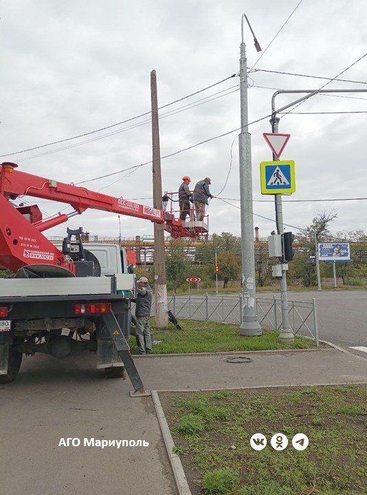 За неделю энергетики установили на улицах Мариуполя 24 новых светильника За неделю энергетики установили на улицах Мариуполя 24 новых светильника