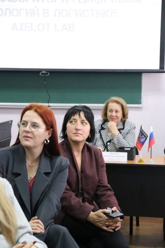 ДОННУЭТ и компания «AXELOT-L» в рамках соглашения о сотрудничестве торжественно открыли лабораторию «Цифровые технологии в логистике AXELOT LAB» на базе кафедры маркетинга и торгового дела ДОННУЭТ и компания «AXELOT-L» в рамках соглашения о сотрудничестве торжественно открыли лабораторию «Цифровые технологии в логистике AXELOT LAB» на базе кафедры маркетинга и торгового дела