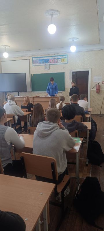 В Ждановке старшеклассников учат быть ответственными гражданами В Ждановке старшеклассников учат быть ответственными гражданами