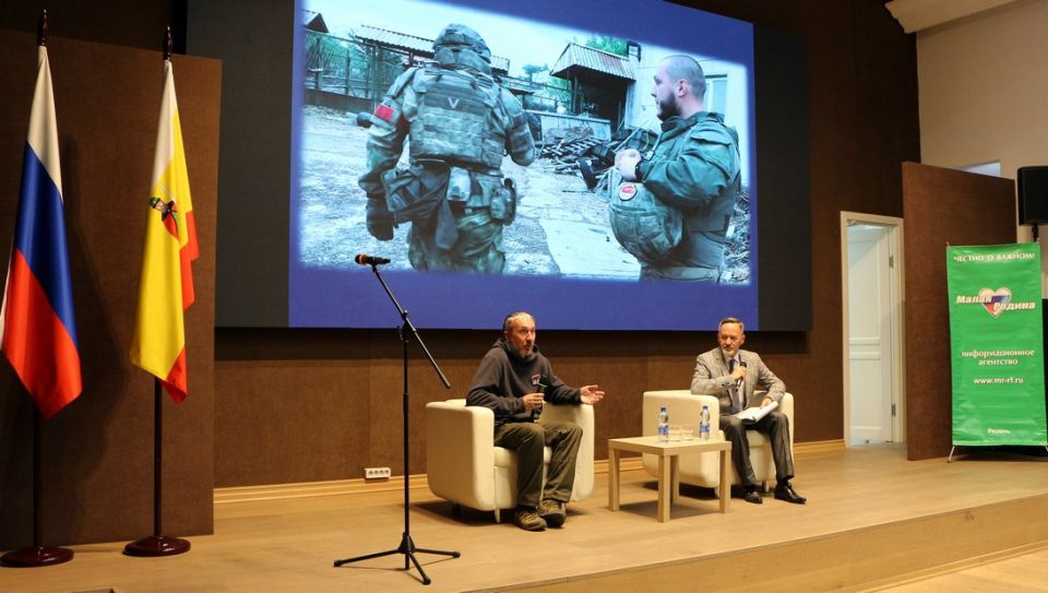 WarGonzo: В Рязани с оркестром и военными песнями прошла презентация книги «Смерть в июле. И всегда в Донецке» нашего автора