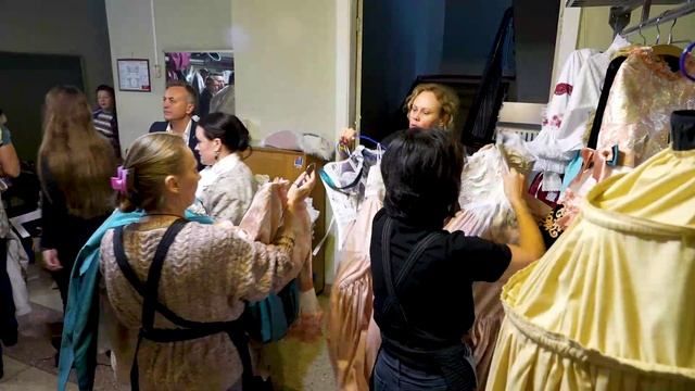 «Свадьба Фигаро» в деталях: костюмы для Моцарта от Петербурга до Донецка