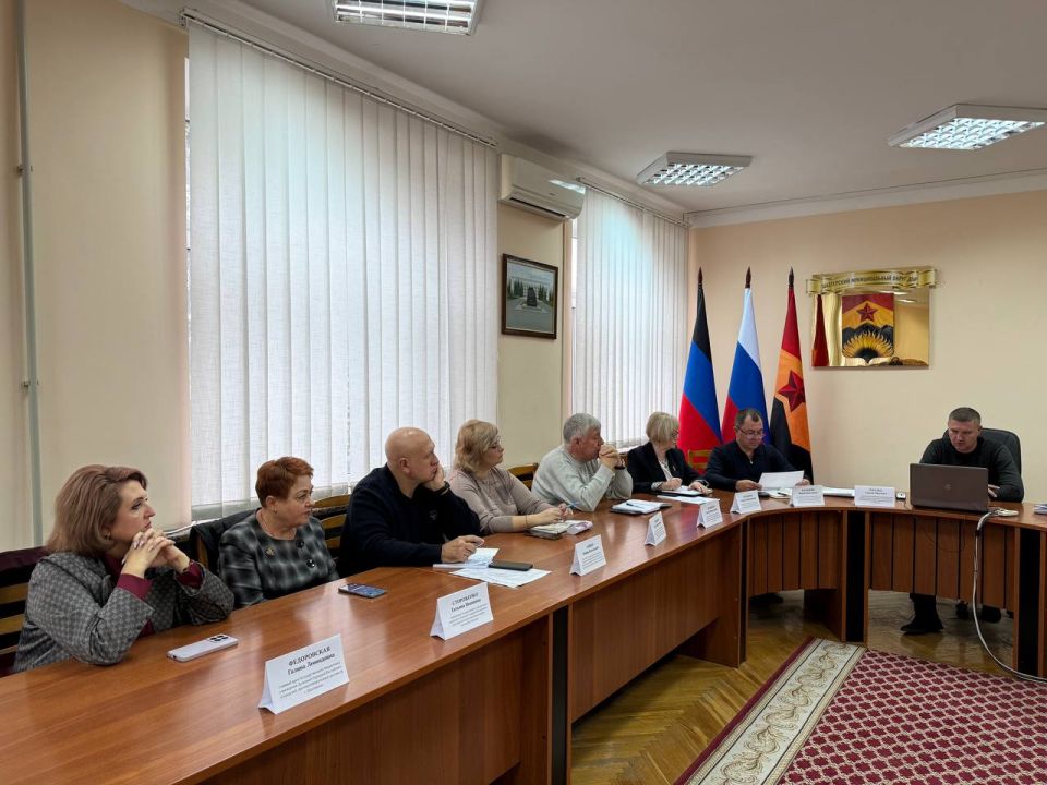 В Шахтерском округе рассмотрели вопросы здравохранения В Шахтерском округе рассмотрели вопросы здравохранения