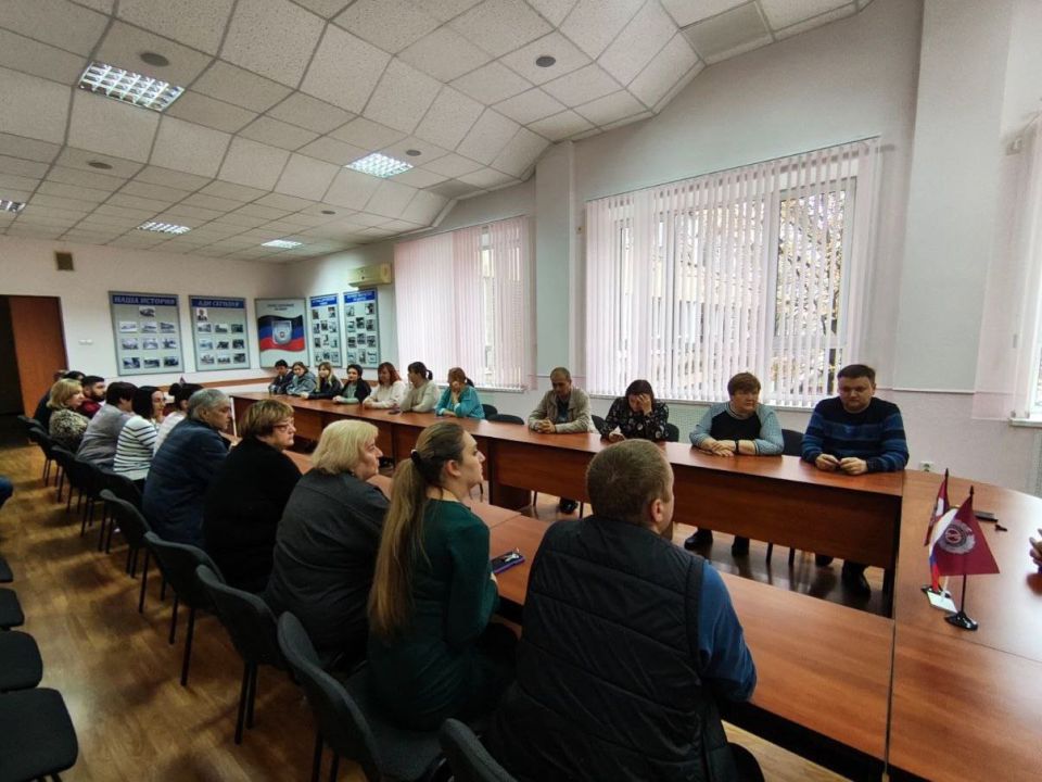Встреча с горожанами и обсуждение актуальных проблем Встреча с горожанами и обсуждение актуальных проблем