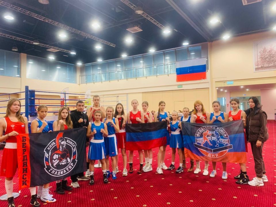 Спортсменка из Кировского стала призером Открытого кубка Орловской области по боксу «Осенний вызов–2025» Спортсменка из Кировского стала призером Открытого кубка Орловской области по боксу «Осенний вызов–2025»