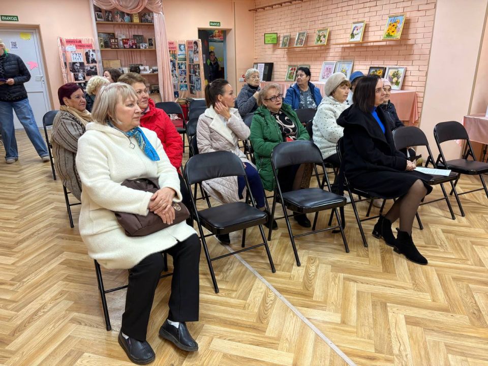 В рамках реализации партийного проекта «Старшее поколение» Ясиноватую посетила депутат Народного Совета ДНР, координатор проекта Ольга Арутинова В рамках реализации партийного проекта «Старшее поколение» Ясиноватую посетила депутат Народного Совета ДНР, координатор проекта Ольга Арутинова