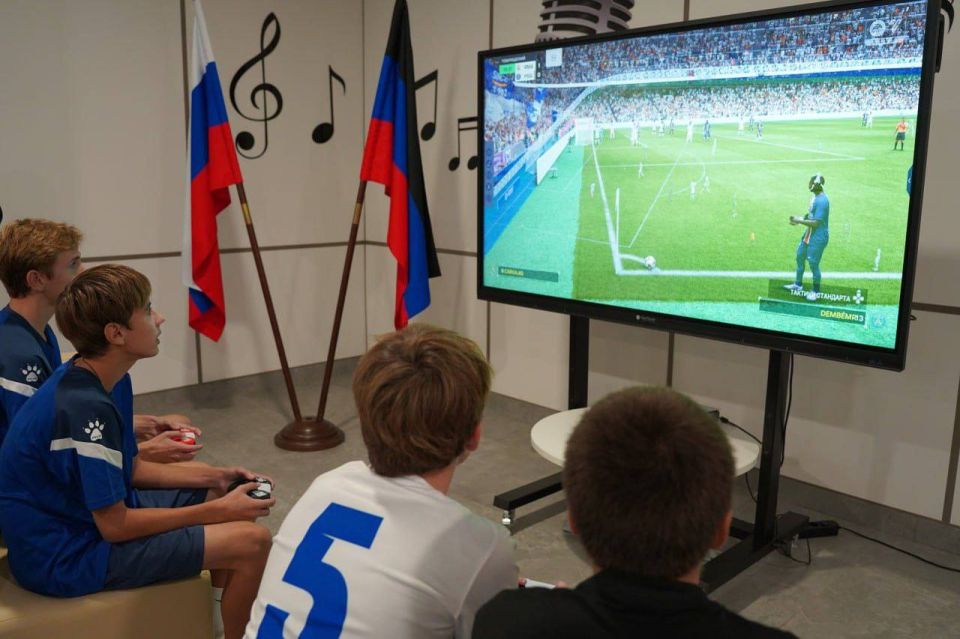 В Мариуполе прошел турнир по фиджитал-спорту, посвященный памяти героя СВО В Мариуполе прошел турнир по фиджитал-спорту, посвященный памяти героя СВО