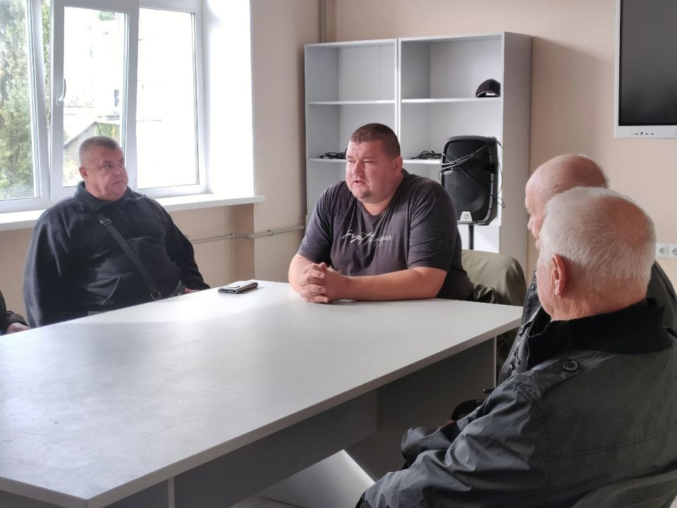 Денис Зубов: Встреча с населением лидера общественного мнения Денис Зубов: Встреча с населением лидера общественного мнения