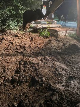 Коммунальные службы устранили крупный порыв водовода в районе металлургического училища имени И.А. Лута