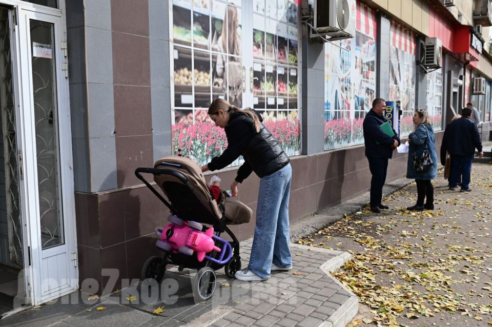 Здесь свет исходит о людей: фоторепортаж из сердца живого Донецка Здесь свет исходит о людей: фоторепортаж из сердца живого Донецка