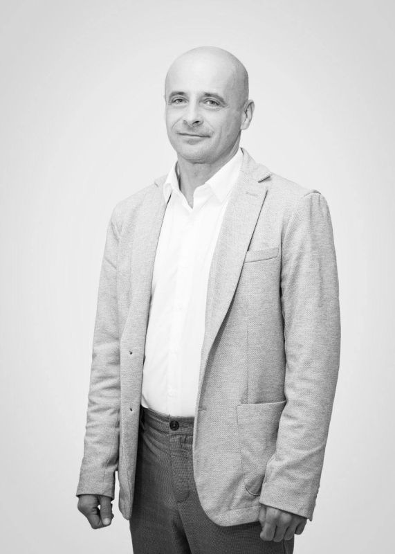 Михаил Развожаев: Сегодня проводили в последний путь пулеметчика, рядового Сергея Валерьевича Микрюкова и командира взвода, старшего лейтенанта Евгения Александровича Шелобода Михаил Развожаев: Сегодня проводили в последний путь пулеметчика, рядового Сергея Валерьевича Микрюкова и командира взвода, старшего лейтенанта Евгения Александровича Шелобода