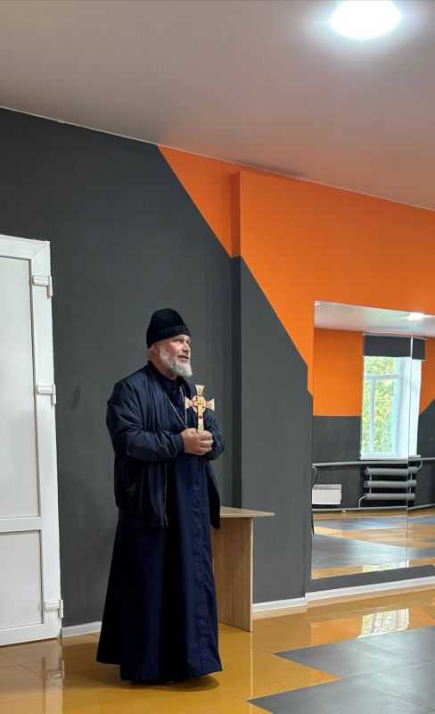 В светлый праздник Покрова Пресвятой Богородицы, МБУ «Вольненский СДК» совместно с Вольненской библиотекой организовали теплую и познавательную встречу с протоиереем Андреем Владимировичем Раевским, настоятелем... В светлый праздник Покрова Пресвятой Богородицы, МБУ «Вольненский СДК» совместно с Вольненской библиотекой организовали теплую и познавательную встречу с протоиереем Андреем Владимировичем Раевским, настоятелем...