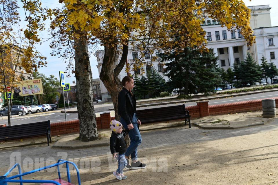 Здесь свет исходит о людей: фоторепортаж из сердца живого Донецка Здесь свет исходит о людей: фоторепортаж из сердца живого Донецка