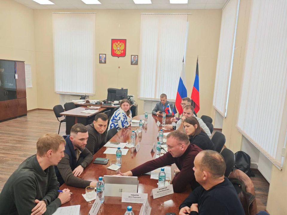 Представители Минстроя России в ДНР обсудили развитие региона