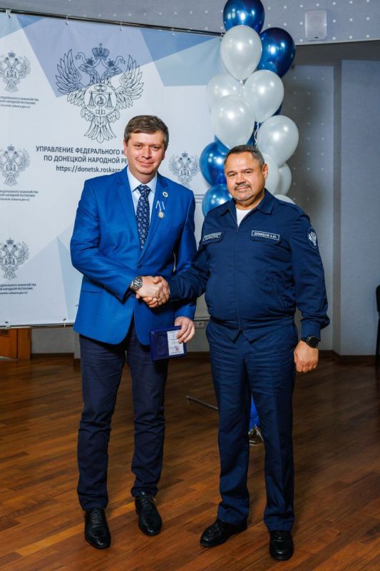 Делегация Казначейства России во главе с заместителем руководителя Федерального казначейства Александром Демидовым посетила с рабочим визитом Донецкую Народную Республику Делегация Казначейства России во главе с заместителем руководителя Федерального казначейства Александром Демидовым посетила с рабочим визитом Донецкую Народную Республику