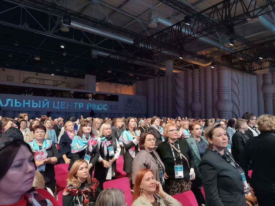 Сегодня проходит третий Всероссийский форум Женского движения «Единая Россия» под названием «Женщины, создающие будущее» Сегодня проходит третий Всероссийский форум Женского движения «Единая Россия» под названием «Женщины, создающие будущее»