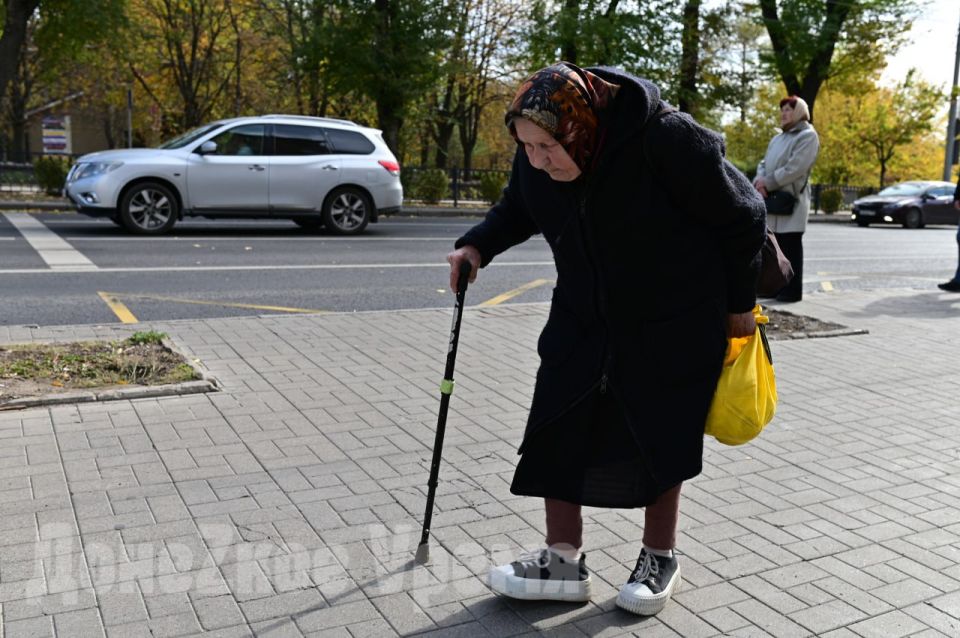 Здесь свет исходит о людей: фоторепортаж из сердца живого Донецка Здесь свет исходит о людей: фоторепортаж из сердца живого Донецка