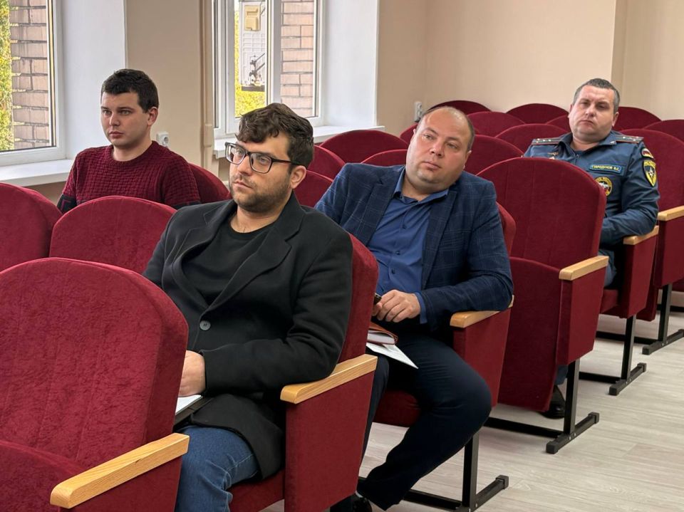 В администрации Ясиноватского муниципального округа 14 октября 2025 г. состоялось заседание комиссии по предупреждению и ликвидации чрезвычайных ситуаций Ясиноватского муниципального округа В администрации Ясиноватского муниципального округа 14 октября 2025 г. состоялось заседание комиссии по предупреждению и ликвидации чрезвычайных ситуаций Ясиноватского муниципального округа