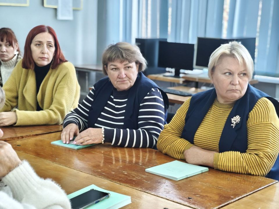 Сегодня, 14 октября 2025 года, первый заместитель главы администрации городского округа Дебальцево Максим Вельма провел рабочую встречу с трудовым коллективом Государственного бюджетного образовательного учреждения... Сегодня, 14 октября 2025 года, первый заместитель главы администрации городского округа Дебальцево Максим Вельма провел рабочую встречу с трудовым коллективом Государственного бюджетного образовательного учреждения...