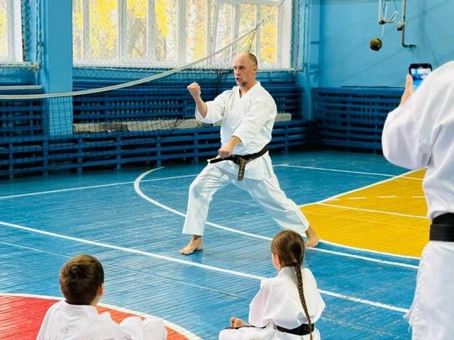 Судья международной категории из Донецка провел семинар по каратэ в Чувашии Судья международной категории из Донецка провел семинар по каратэ в Чувашии