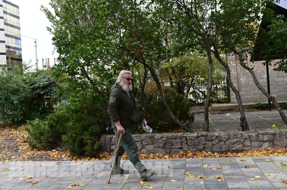 Здесь свет исходит о людей: фоторепортаж из сердца живого Донецка Здесь свет исходит о людей: фоторепортаж из сердца живого Донецка