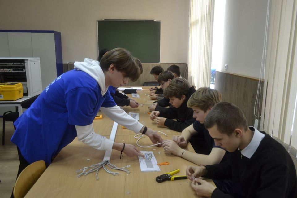 Олег Трофимов: Один день из жизни студента: школьники примерили на себя профессии будущего Олег Трофимов: Один день из жизни студента: школьники примерили на себя профессии будущего
