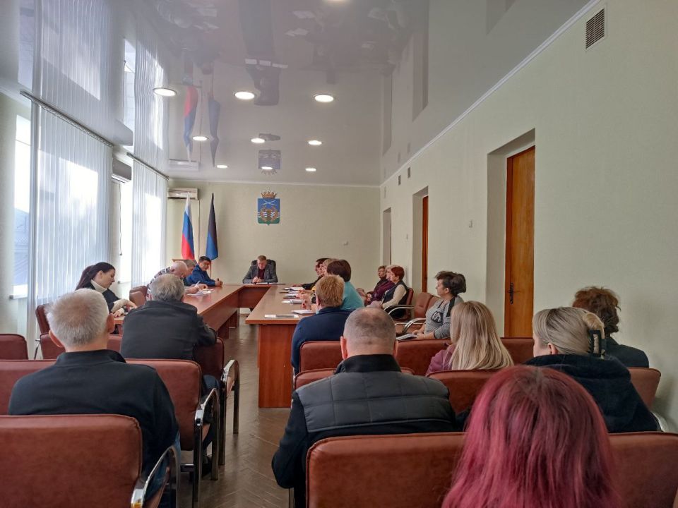 Сергей Юзвинкевич: Сегодня провёл расширенное аппаратное совещание с начальниками отделов и структурных подразделений Администрации Володарского МО, руководителями предприятий, территориальных подразделений министерств и... Сергей Юзвинкевич: Сегодня провёл расширенное аппаратное совещание с начальниками отделов и структурных подразделений Администрации Володарского МО, руководителями предприятий, территориальных подразделений министерств и...