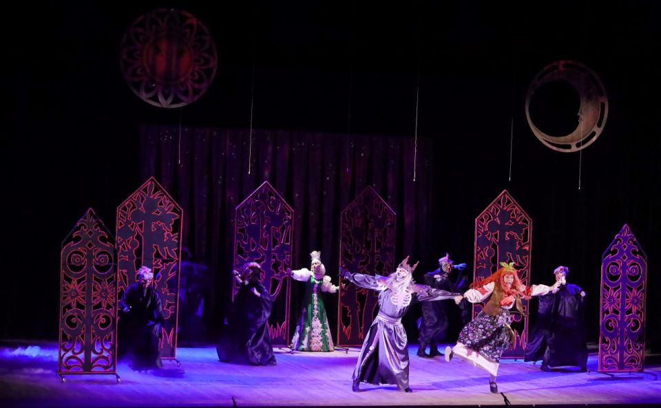 Покоренные Сибирью!. С 29 сентября по 13 октября 2025 года в рамках программы «Организация и реализация Всероссийского гастрольно-концертного плана (обменные гастроли) в новых субъектах РФ» Мариупольский русский...