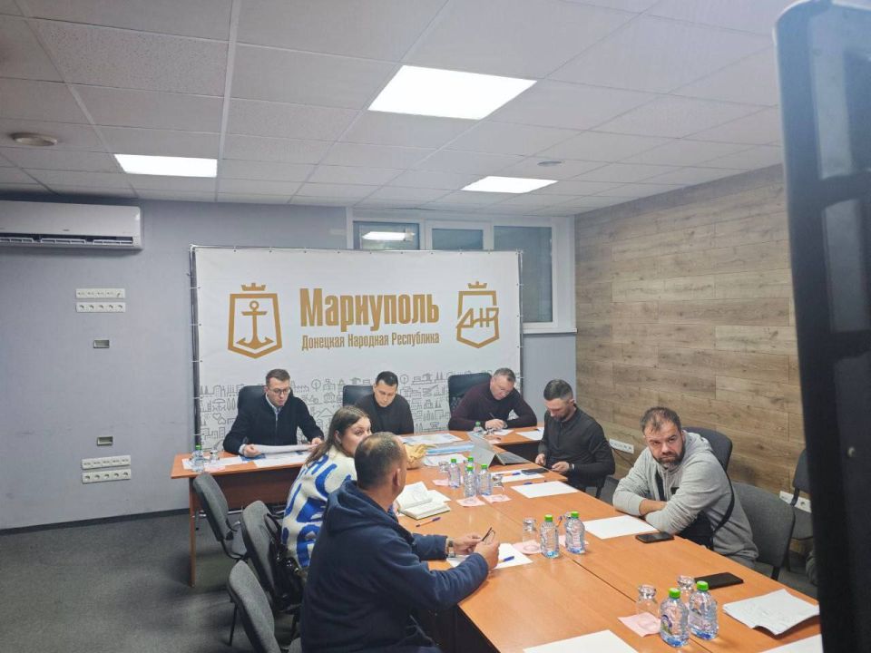 Представители Минстроя России в ДНР обсудили развитие региона Представители Минстроя России в ДНР обсудили развитие региона