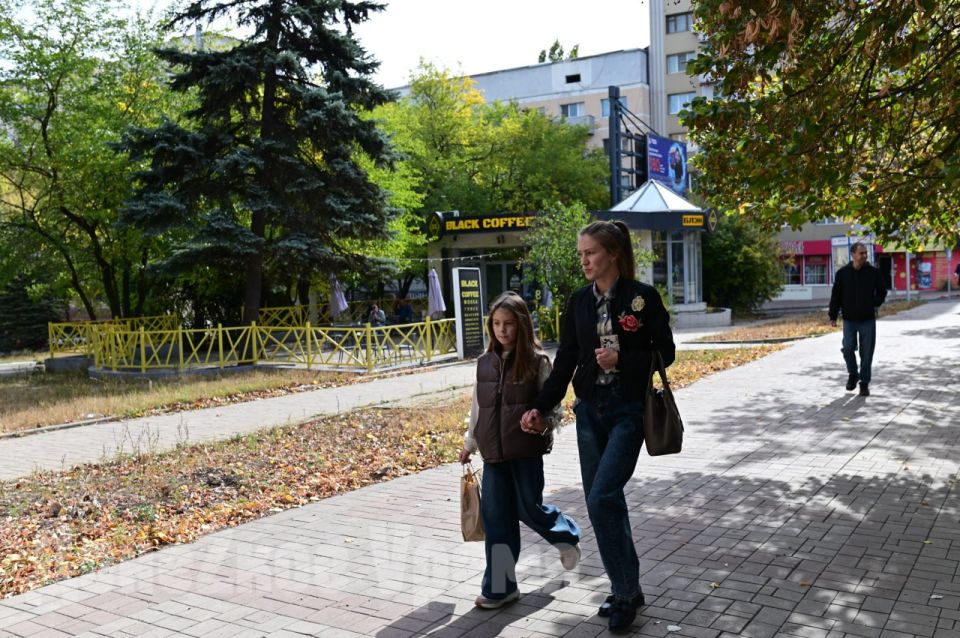 Здесь свет исходит о людей: фоторепортаж из сердца живого Донецка Здесь свет исходит о людей: фоторепортаж из сердца живого Донецка