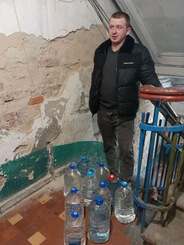 Денис Зубов: Помощь пенсионерам. Администрация городского округа Иловайск продолжает принимать участие в акции «Эстафета Добра» Денис Зубов: Помощь пенсионерам. Администрация городского округа Иловайск продолжает принимать участие в акции «Эстафета Добра»